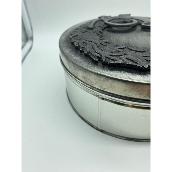 Vintage Christmas Tin Pewter Wreath Horn Trumpet Candy Cookies 5.25” Metzke - Picture 8 of 8